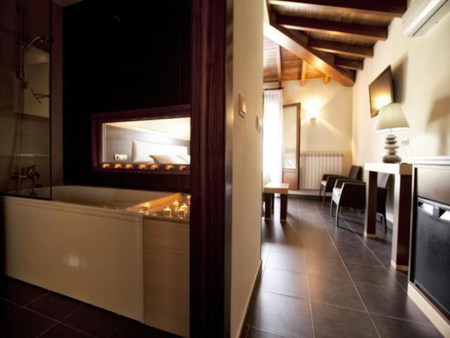 Hotel & Spa Villa De Mestas Mestas De Con Exteriör bild